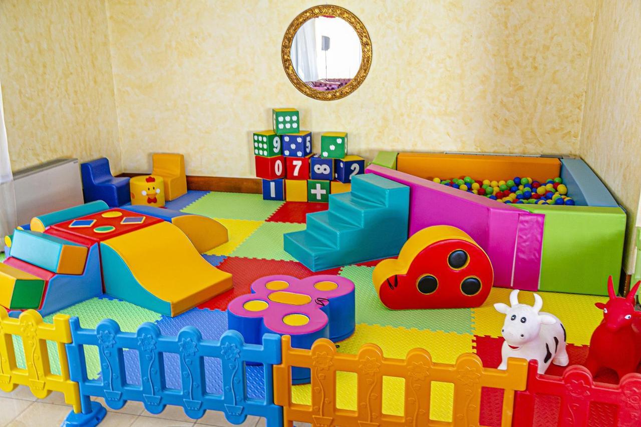 Hotel Metropolitan بيلاريا-إيجيا مارينا المظهر الخارجي الصورة