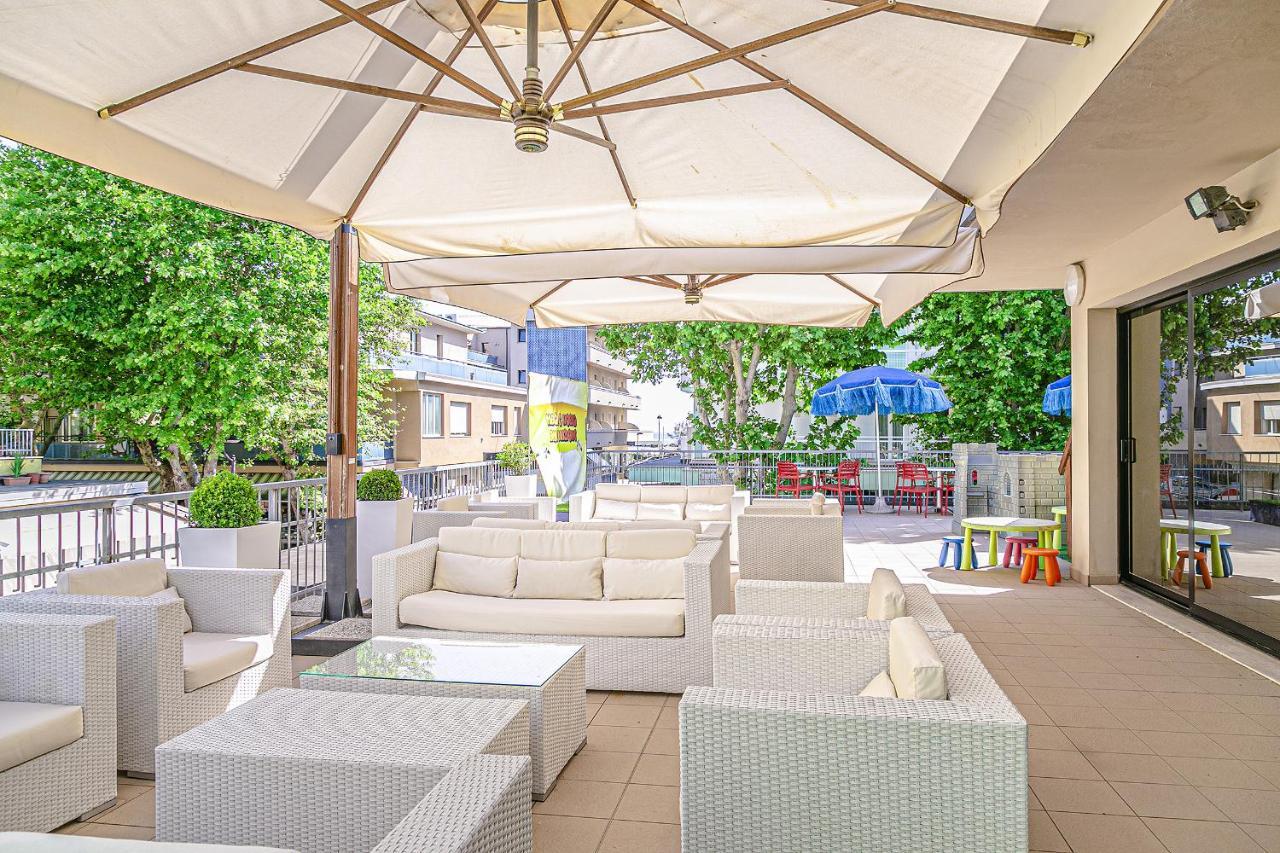 Hotel Metropolitan بيلاريا-إيجيا مارينا المظهر الخارجي الصورة