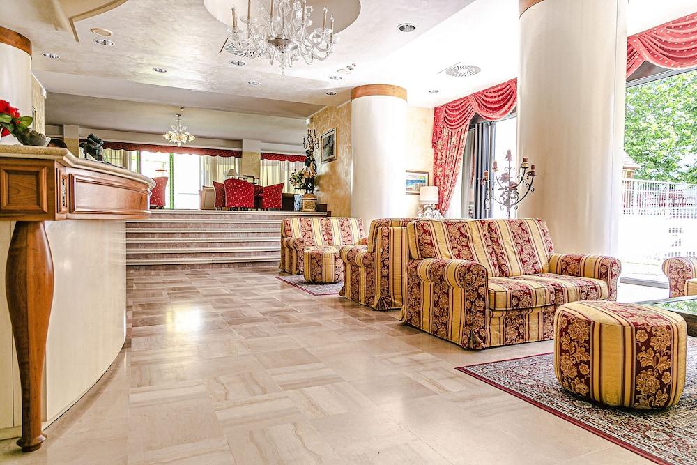 Hotel Metropolitan بيلاريا-إيجيا مارينا المظهر الخارجي الصورة