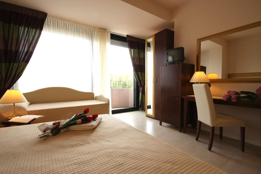 Hotel Metropolitan بيلاريا-إيجيا مارينا المظهر الخارجي الصورة