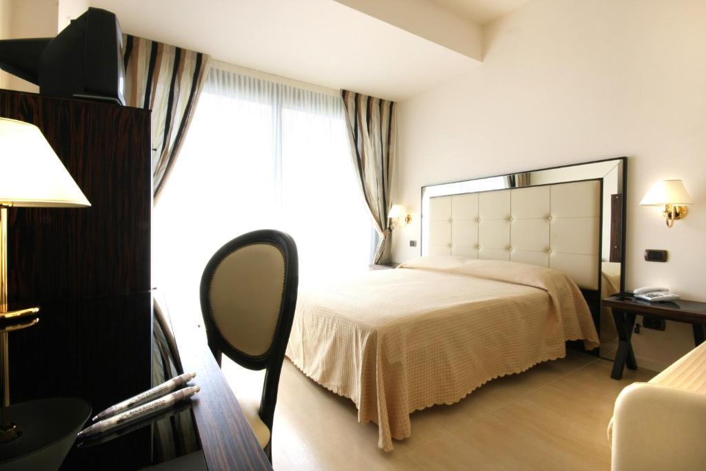 Hotel Metropolitan بيلاريا-إيجيا مارينا المظهر الخارجي الصورة