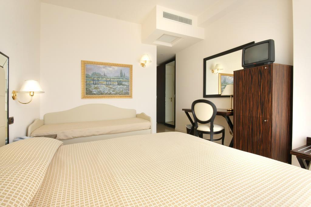 Hotel Metropolitan بيلاريا-إيجيا مارينا المظهر الخارجي الصورة