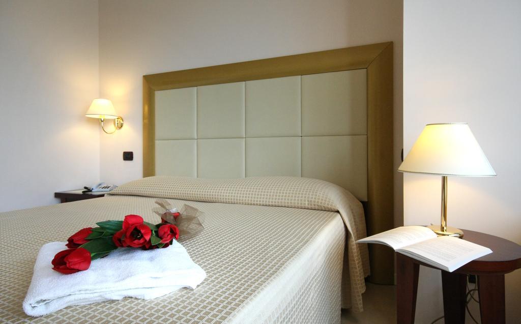 Hotel Metropolitan بيلاريا-إيجيا مارينا المظهر الخارجي الصورة
