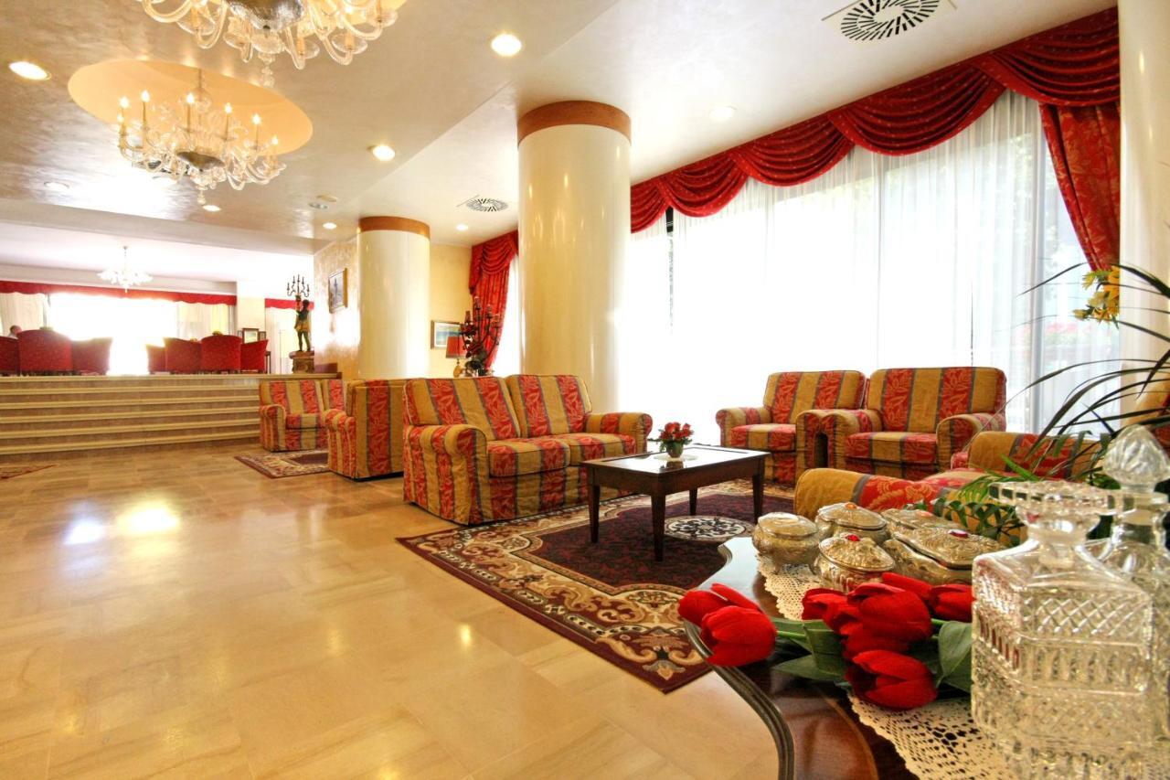 Hotel Metropolitan بيلاريا-إيجيا مارينا المظهر الخارجي الصورة